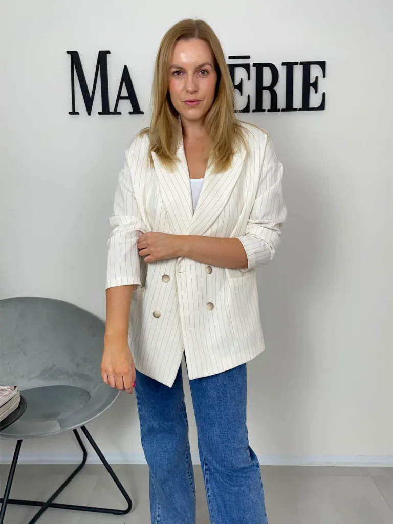 Krémové oversized sako s&nbsp;proužkem Kabáty, bundy, saka, vesty macherie.cz