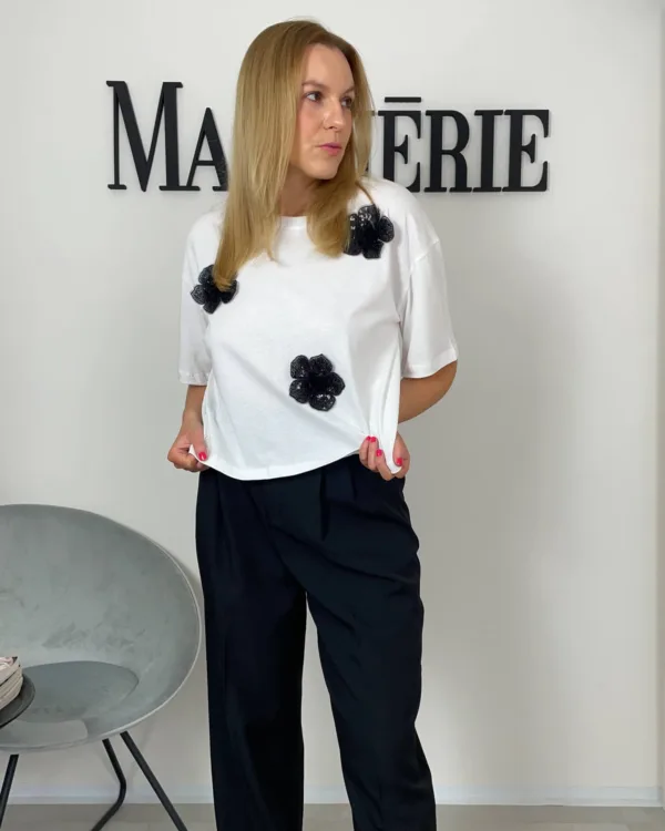 Bílé oversized tričko s květy