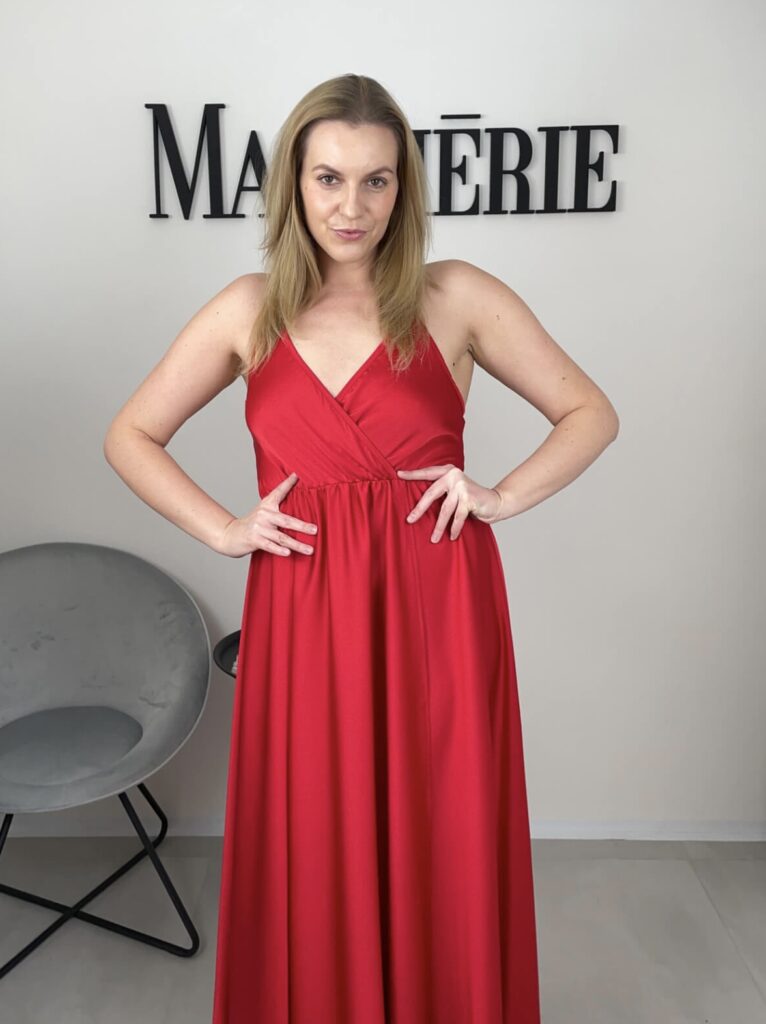 Dlouhé červené šaty na ramínka Novinky macherie.cz