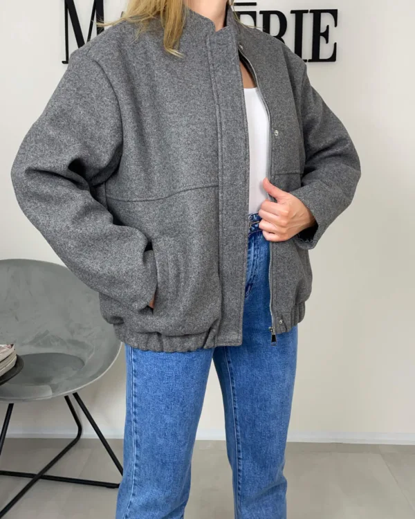 Šedý oversized bomber na zip - Obrázek 4