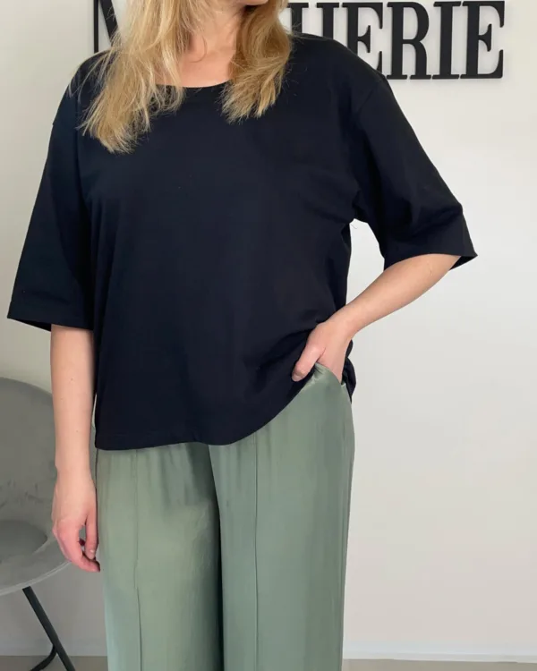 Vysokogramážní bavlněné oversized tričko černé - Image 2